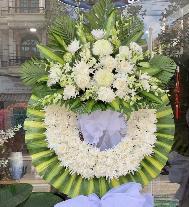 mẫu vòng hoa viếng tang lễ - Hoa tươi Happi Flower